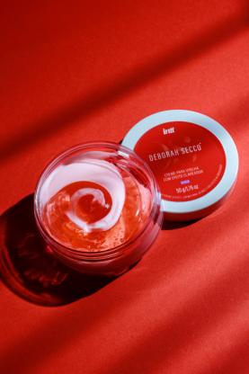 Creme Clareador para Virilha Deborah Secco