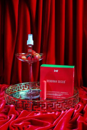 Kit com Calda Picante com Vibrador Bullet Deborah Secco